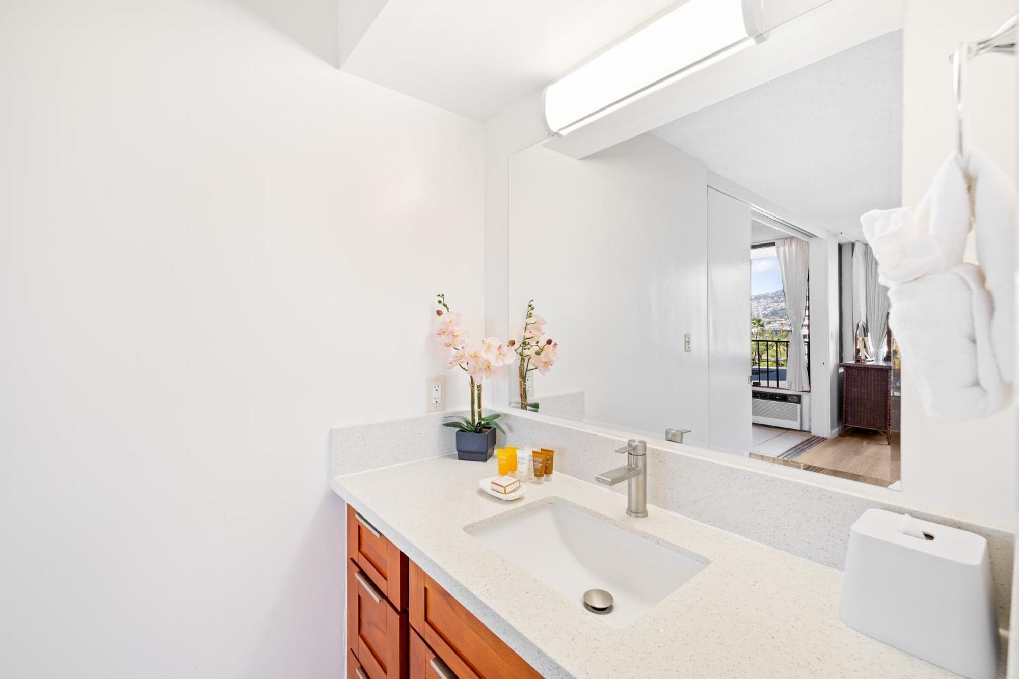 Cozy Waikiki Getaway, Stroll To Beach With Free Parking Honolulu Luaran gambar